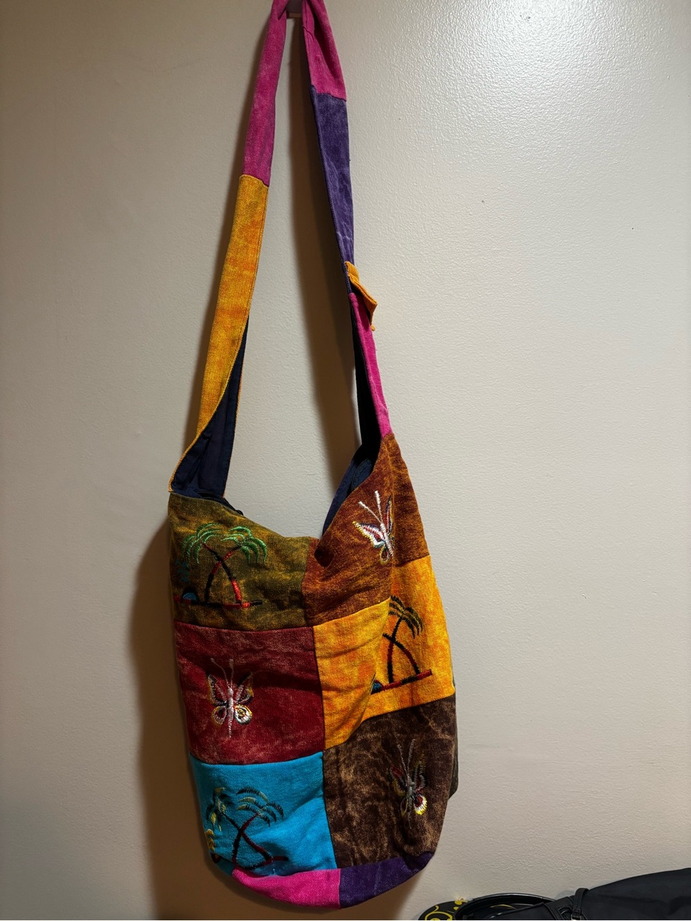 Colorblock Patchwork Embroidered Shoulder Bag - Multicolor